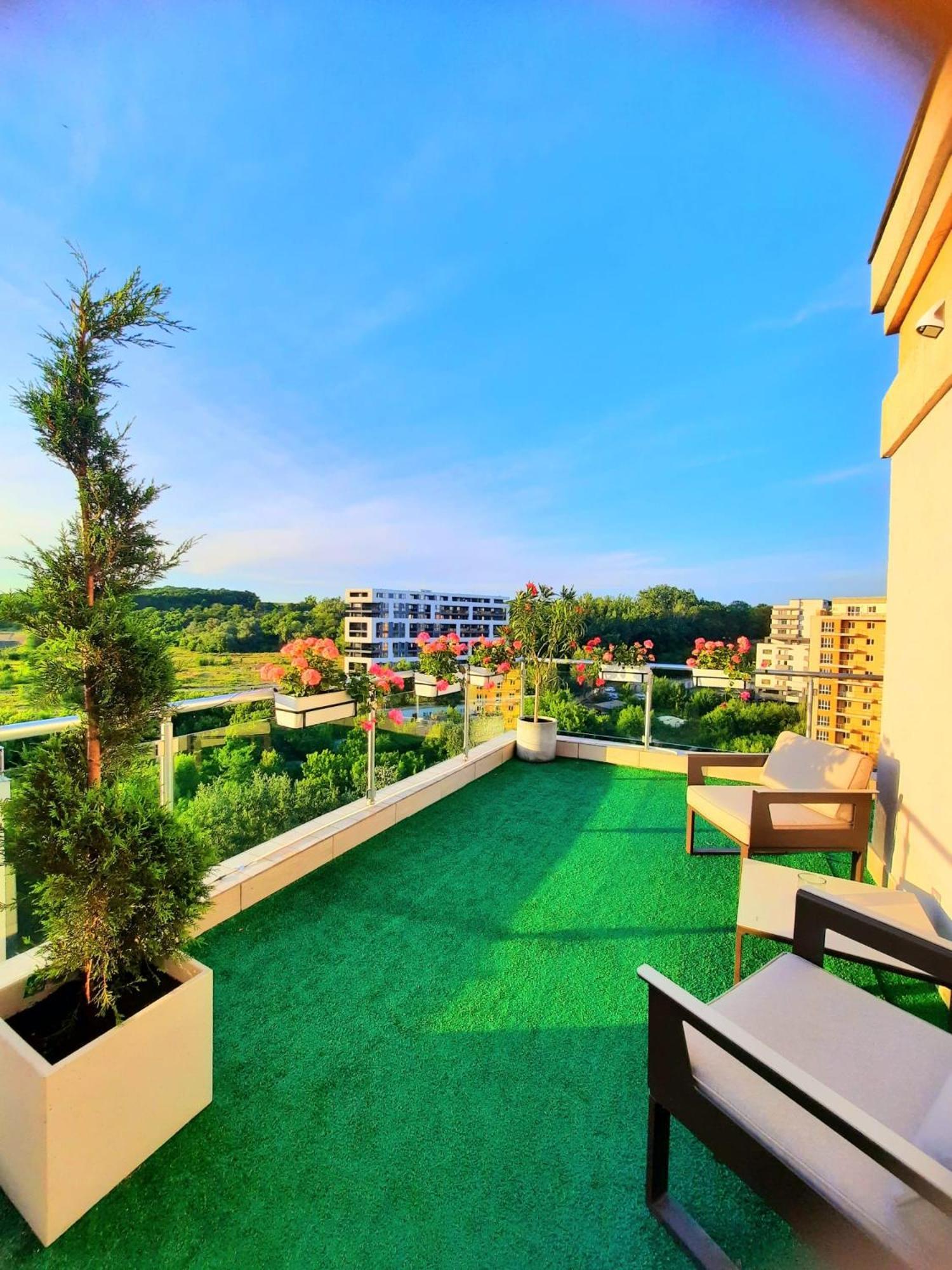 Penthouse View Aeroport Iasi 2 Apartment Exterior photo